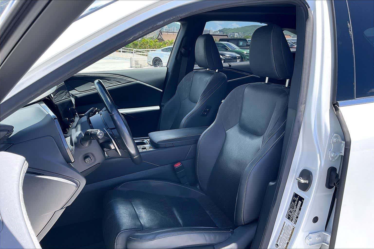 Used 2024 Lexus RX 450h AWD w/ Luxury Package image 11