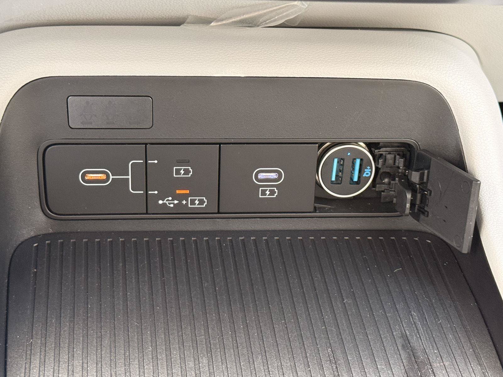 Used 2024 Hyundai Kona SEL AWD/4WD image 32