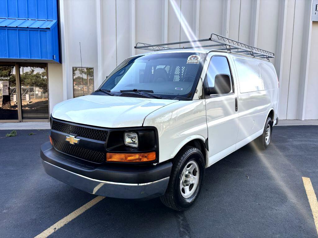 Used 2005 Chevrolet Express 1500 image 3