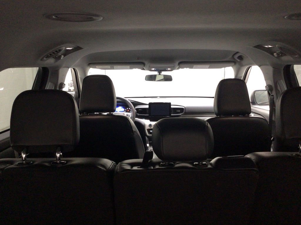 Used 2022 Ford Explorer XLT w/ Equipment Group 202A image 21