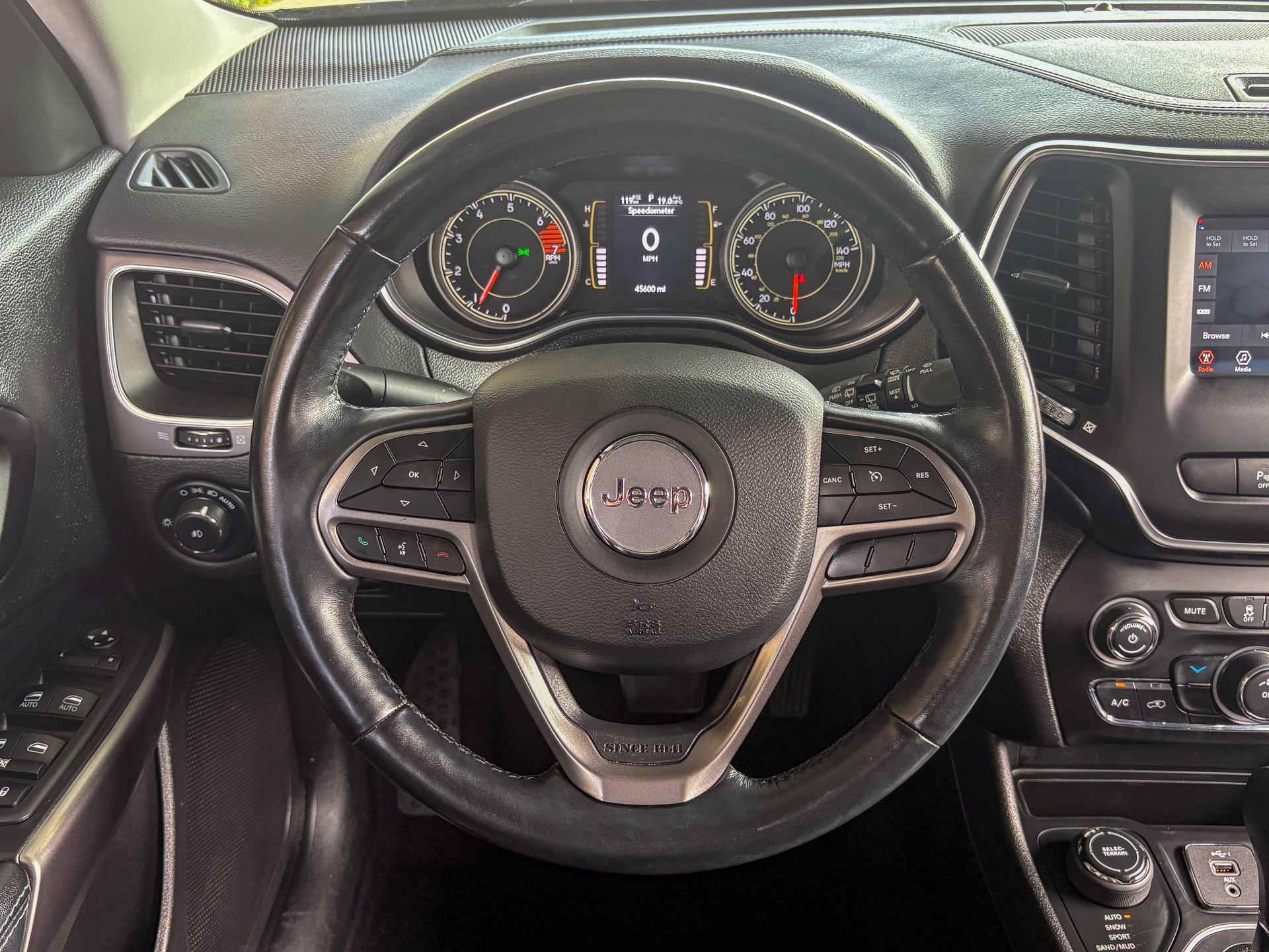 Used 2021 Jeep Cherokee Latitude Plus AWD/4WD image 31