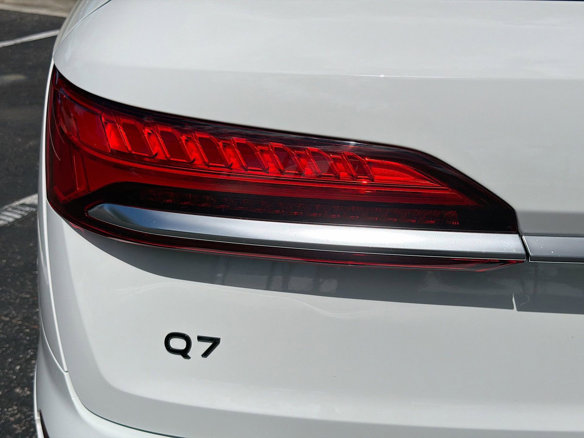 Used 2025 Audi Q7 3.0T Premium image 11