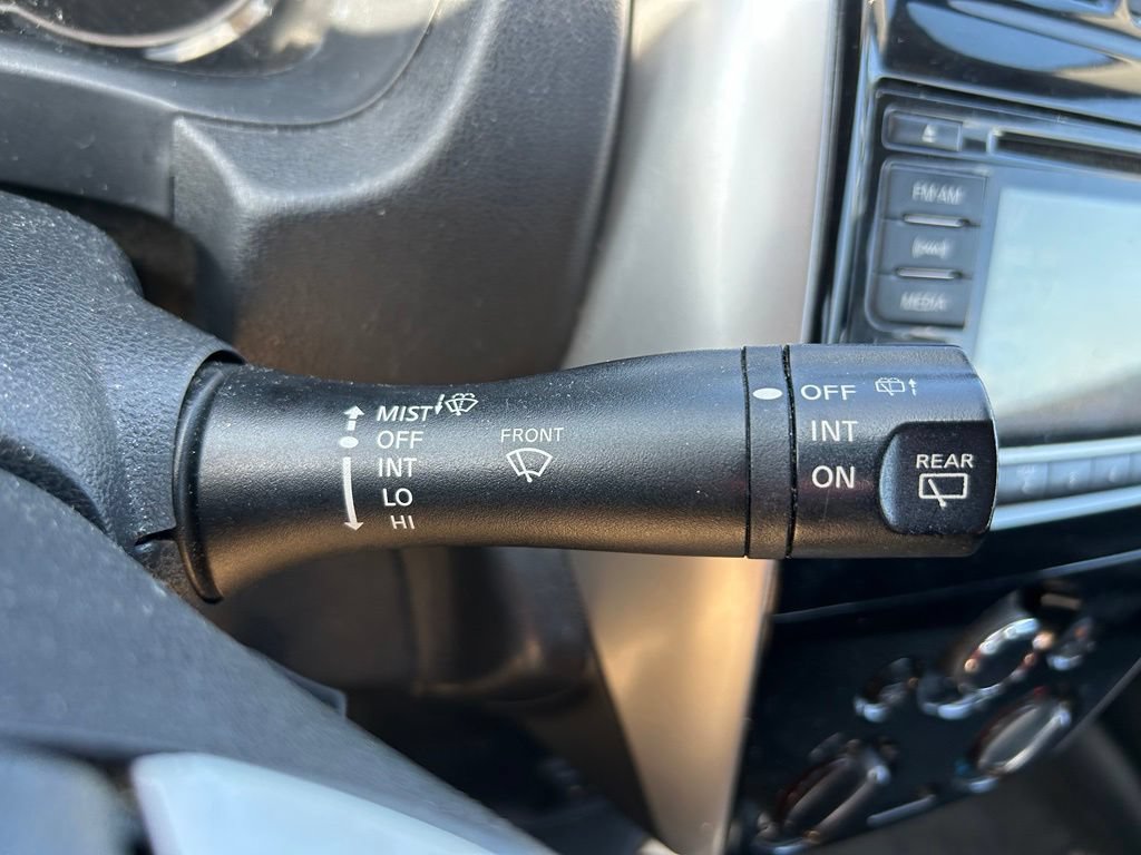 Used 2017 Nissan Versa Note SV FWD image 22