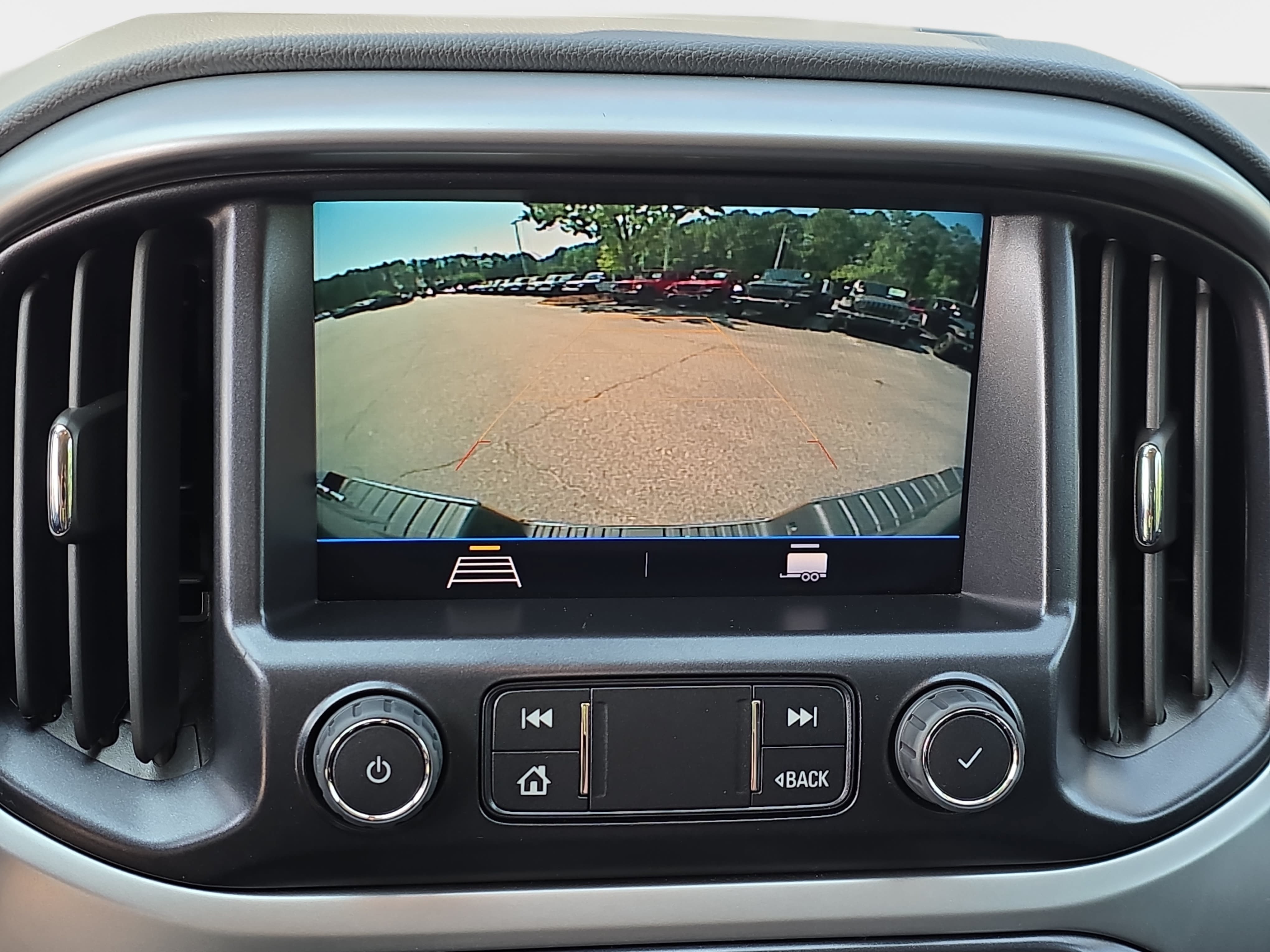 Used 2022 Chevrolet Colorado LT w/ Luxury Package RWD image 20