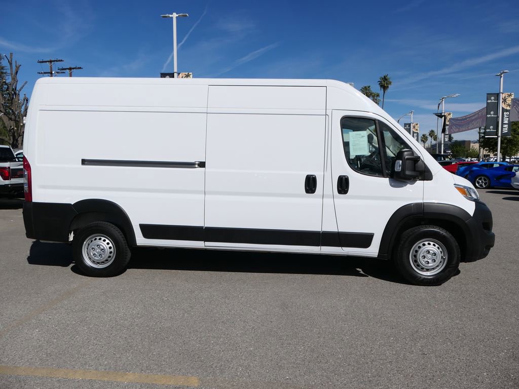 Used 2024 RAM ProMaster 2500 w/ Convenience Group image 3