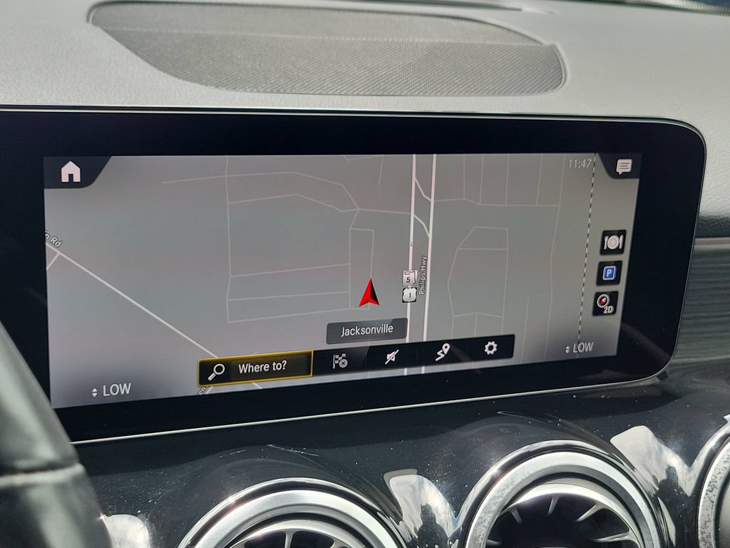 Used 2023 Mercedes-Benz GLB 250 4MATIC w/ Premium Package image 29