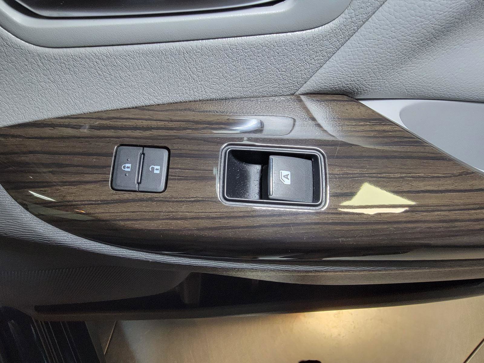 Used 2020 Toyota Sienna XLE FWD image 35