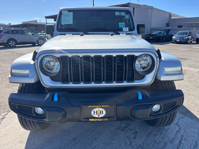Used 2024 Jeep Wrangler Unlimited AWD/4WD image 2