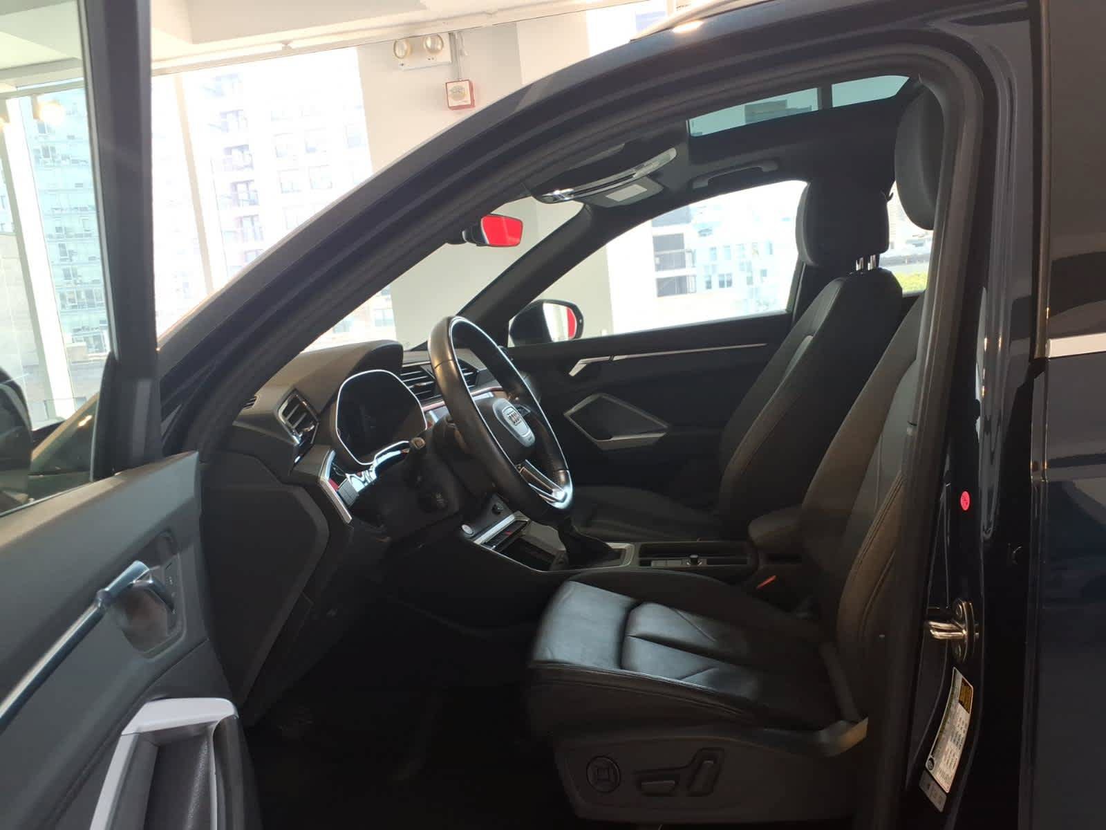 Used 2020 Audi Q3 2.0T Premium w/ Convenience Package AWD/4WD image 15