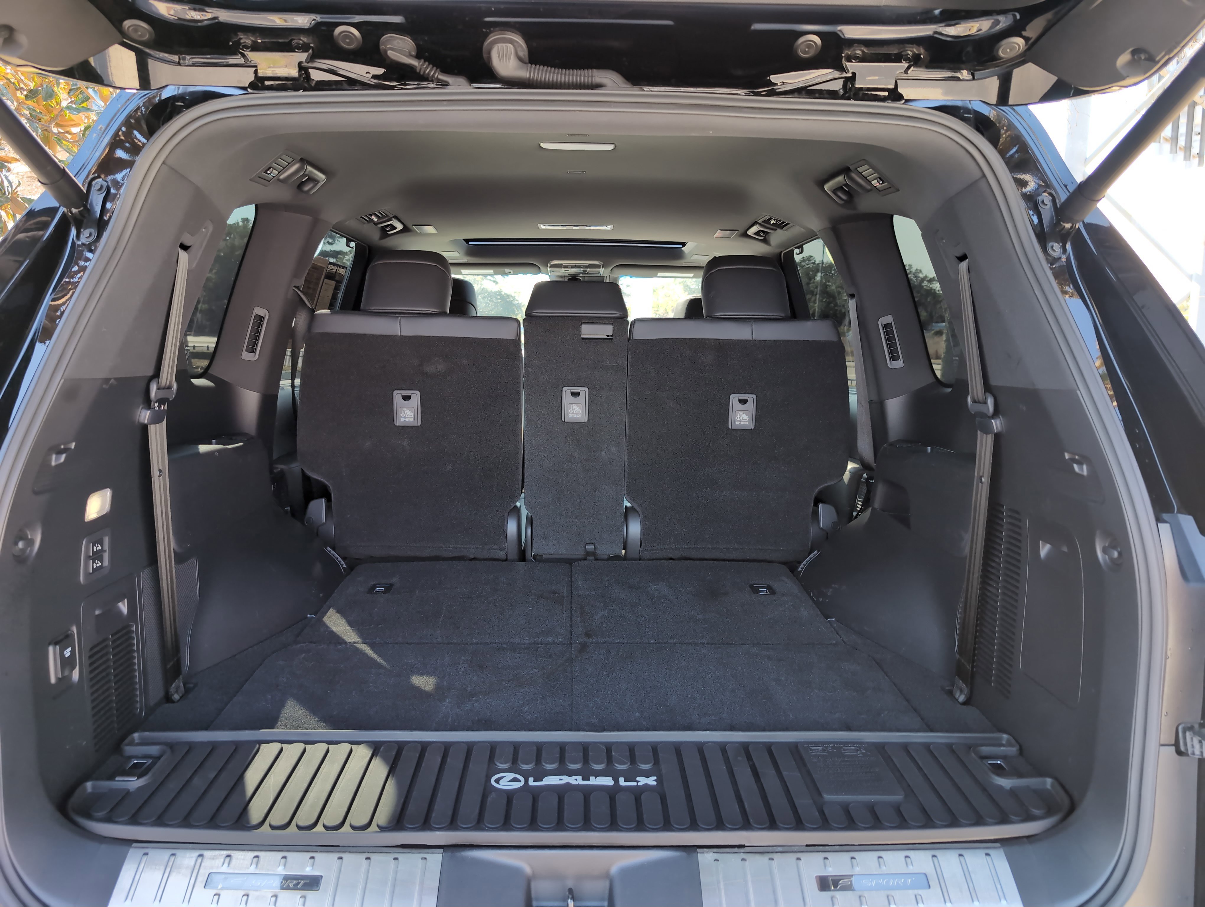 Used 2024 Lexus LX 600 F Sport image 33