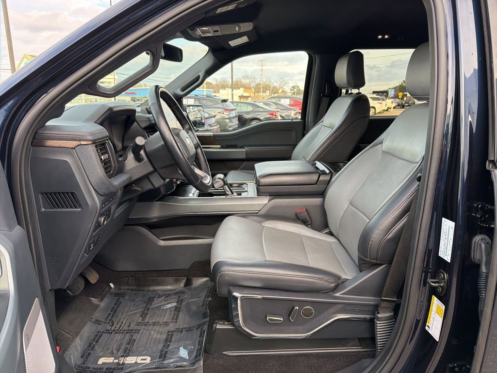 Used 2022 Ford F150 Lightning Lariat image 15