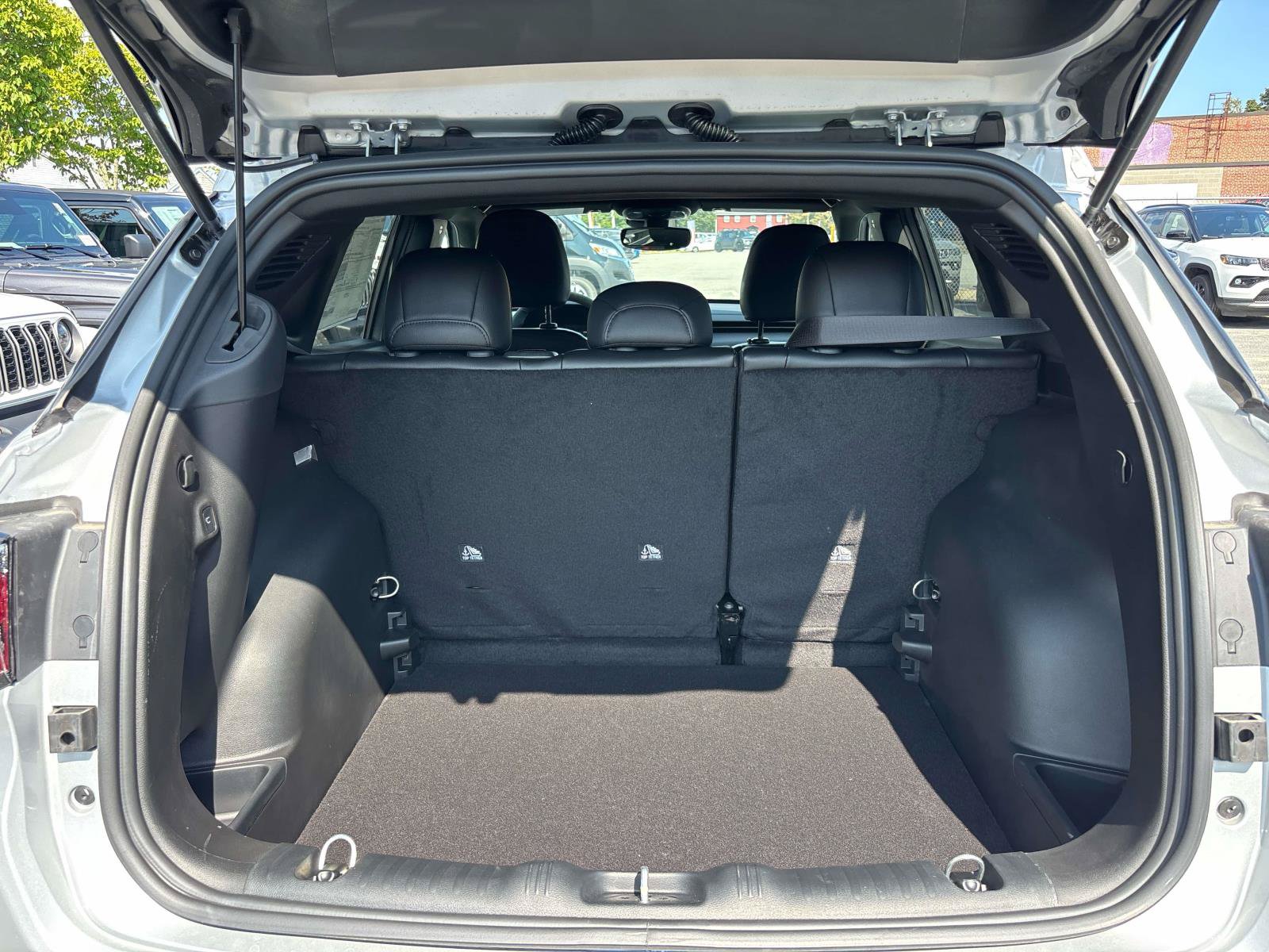New 2026 Jeep Compass Latitude AWD/4WD image 4
