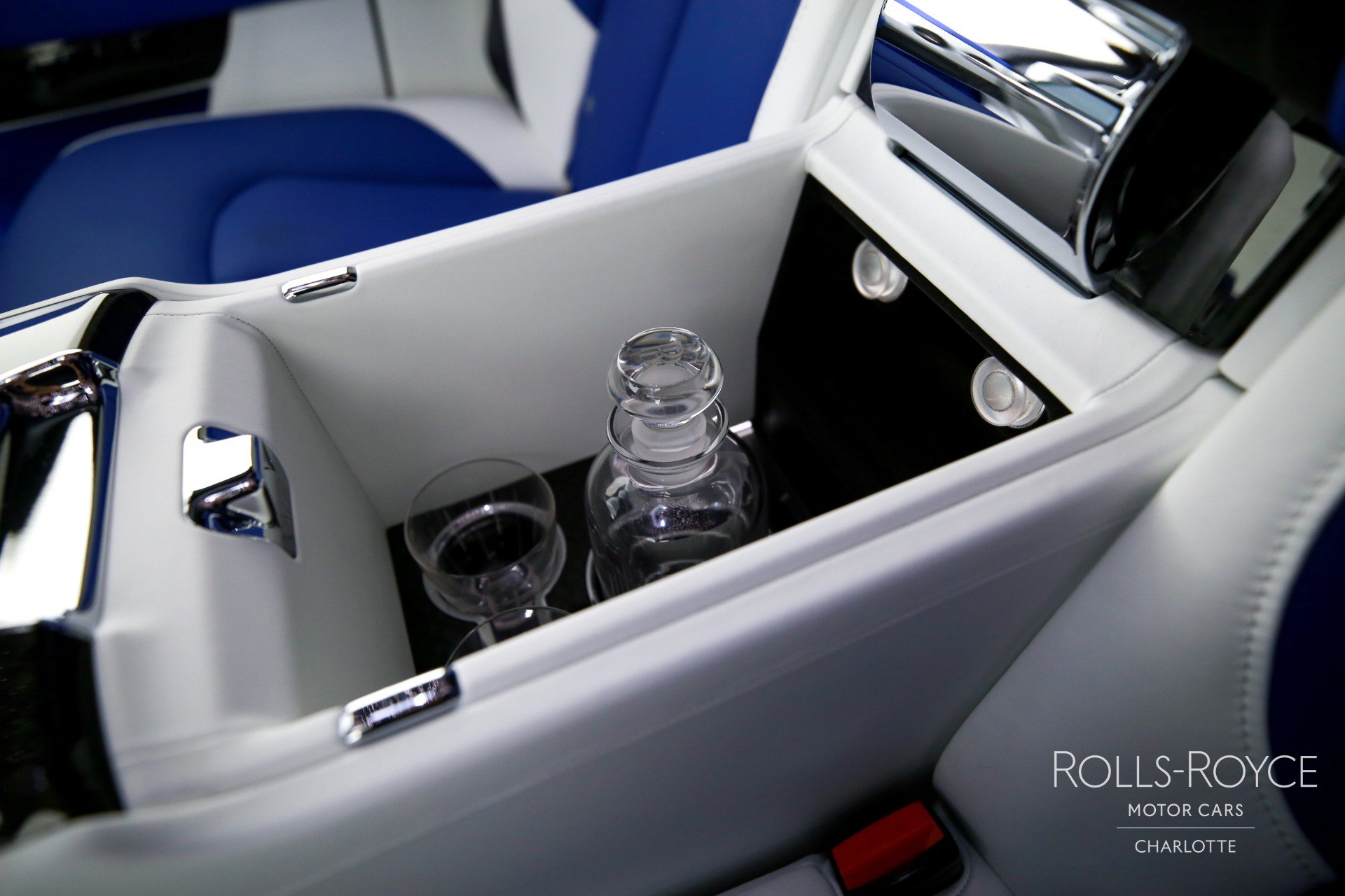 Used 2023 Rolls-Royce Cullinan Black Badge w/ Driver's Package image 24