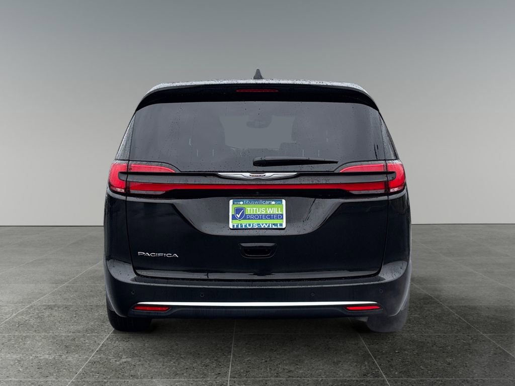 Used 2025 Chrysler Pacifica Select image 6