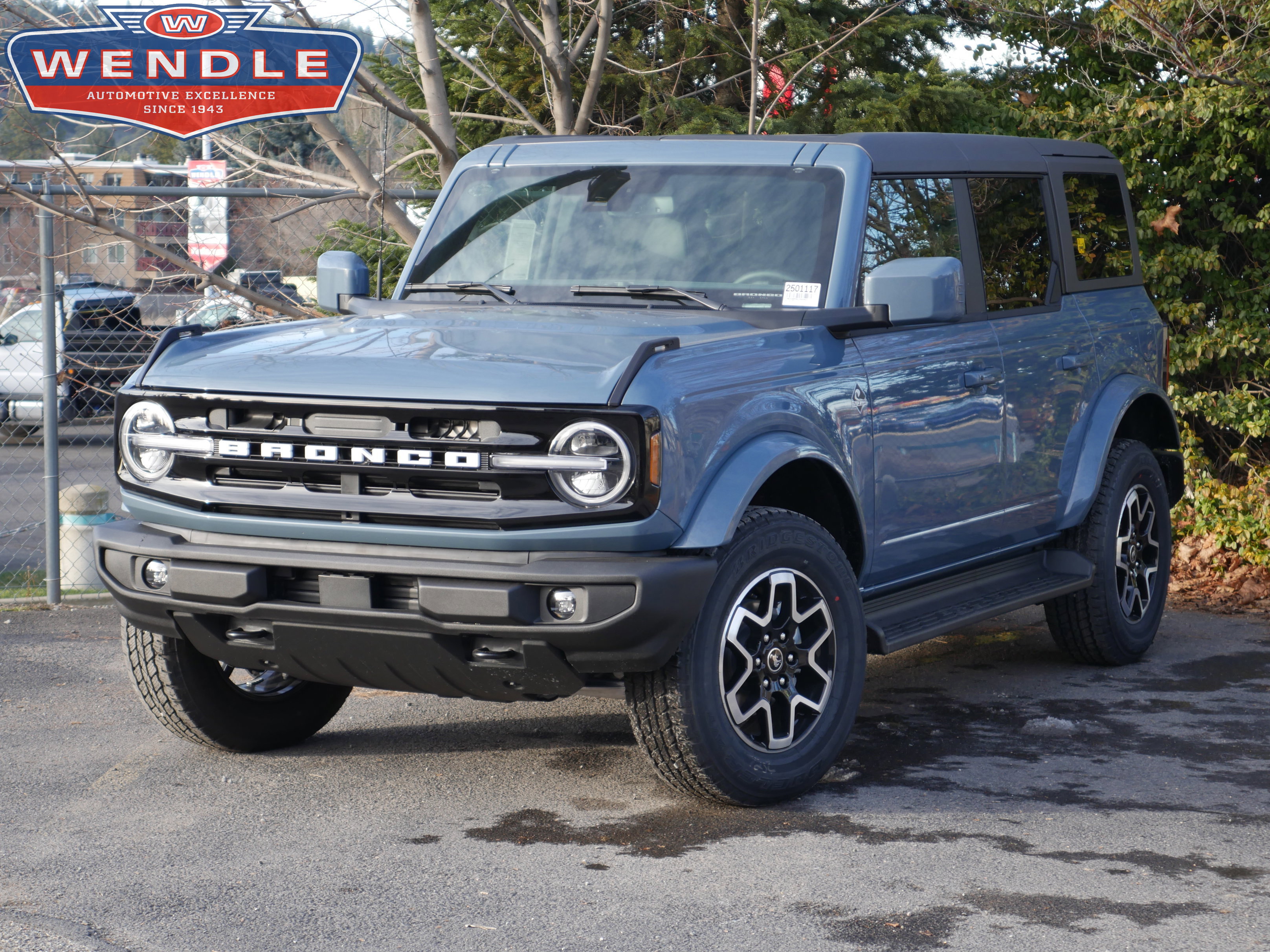 New 2025 Ford Bronco Outer Banks image 1