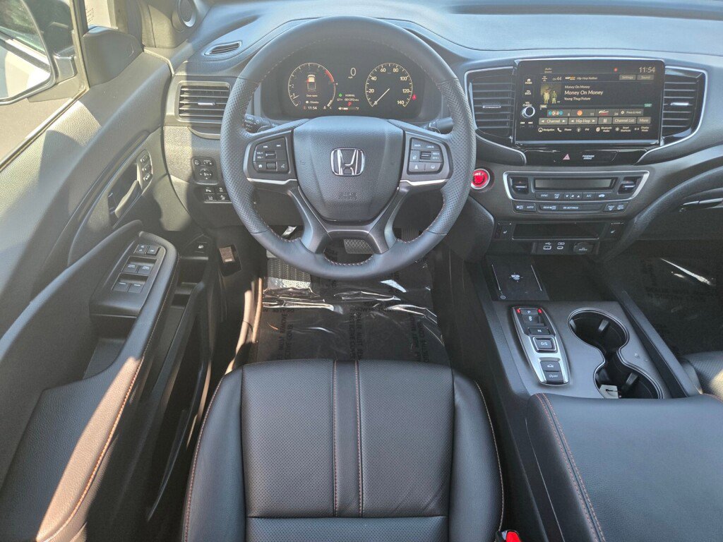 Used 2025 Honda Ridgeline TrailSport image 11