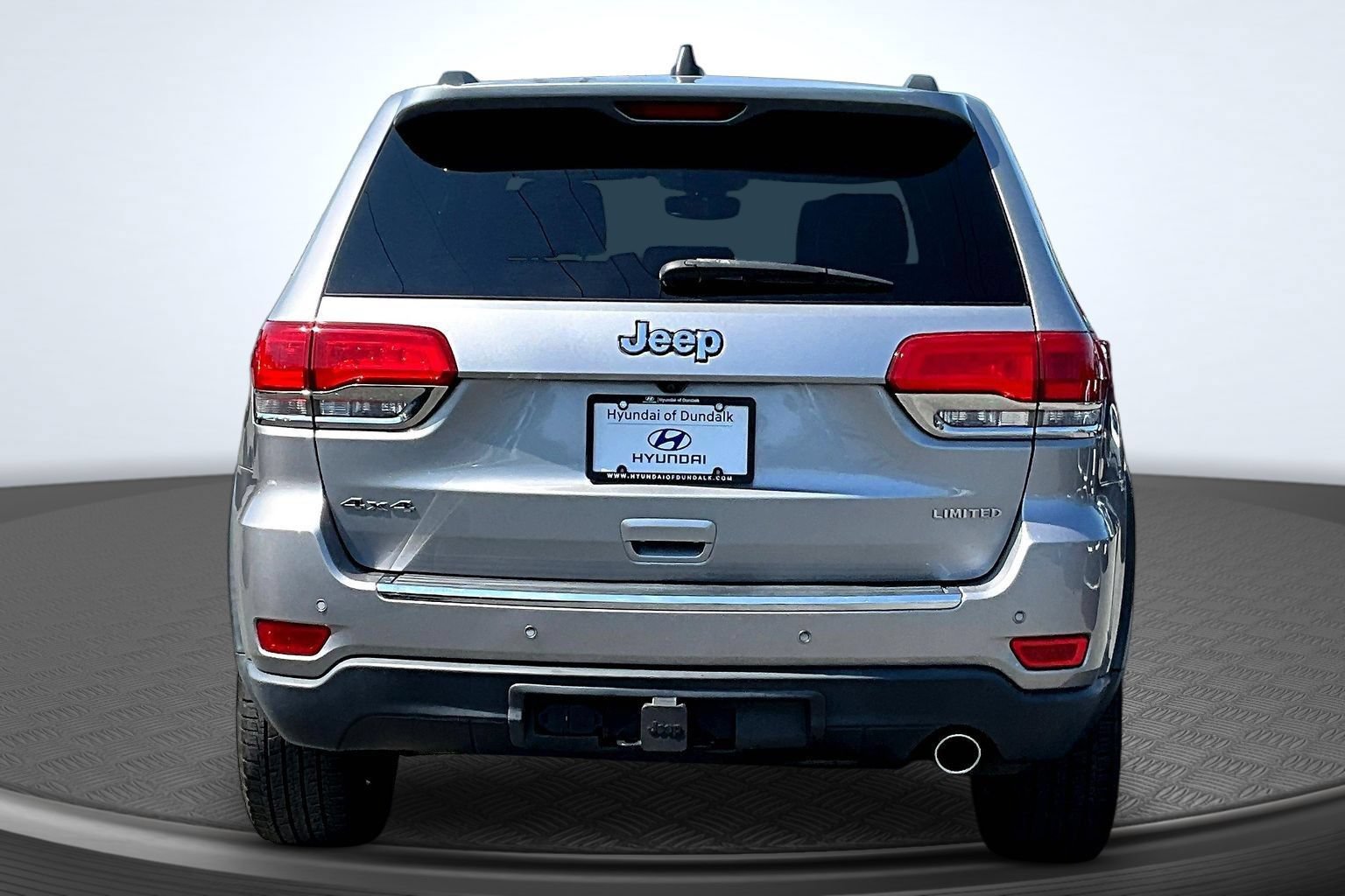 Used 2017 Jeep Grand Cherokee Limited w/ Trailer Tow Group IV AWD/4WD image 3