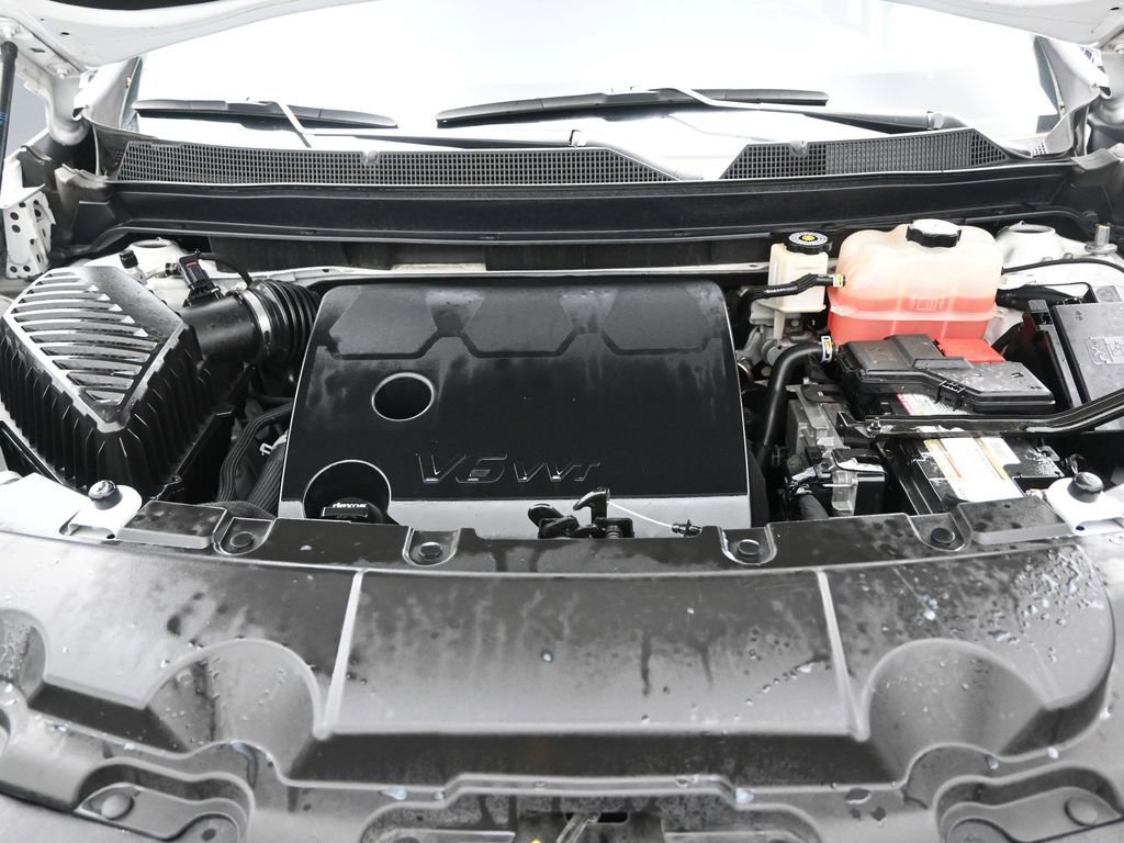 Used 2019 Chevrolet Traverse Premier w/ Redline Edition image 16