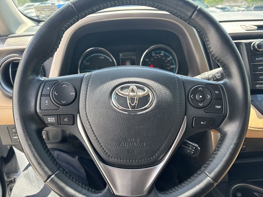Used 2018 Toyota RAV4 XLE AWD/4WD image 19