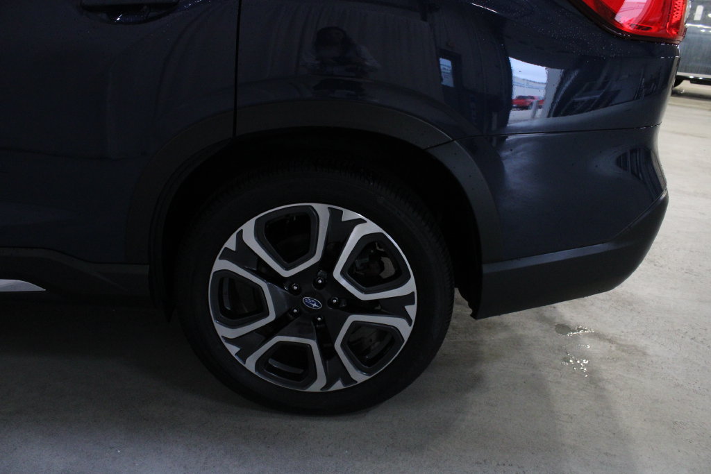 Used 2024 Subaru Ascent Limited AWD/4WD image 31