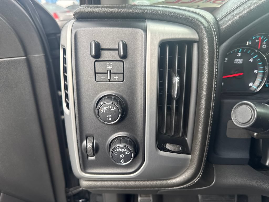 Used 2018 GMC Sierra 1500 SLT AWD/4WD image 17