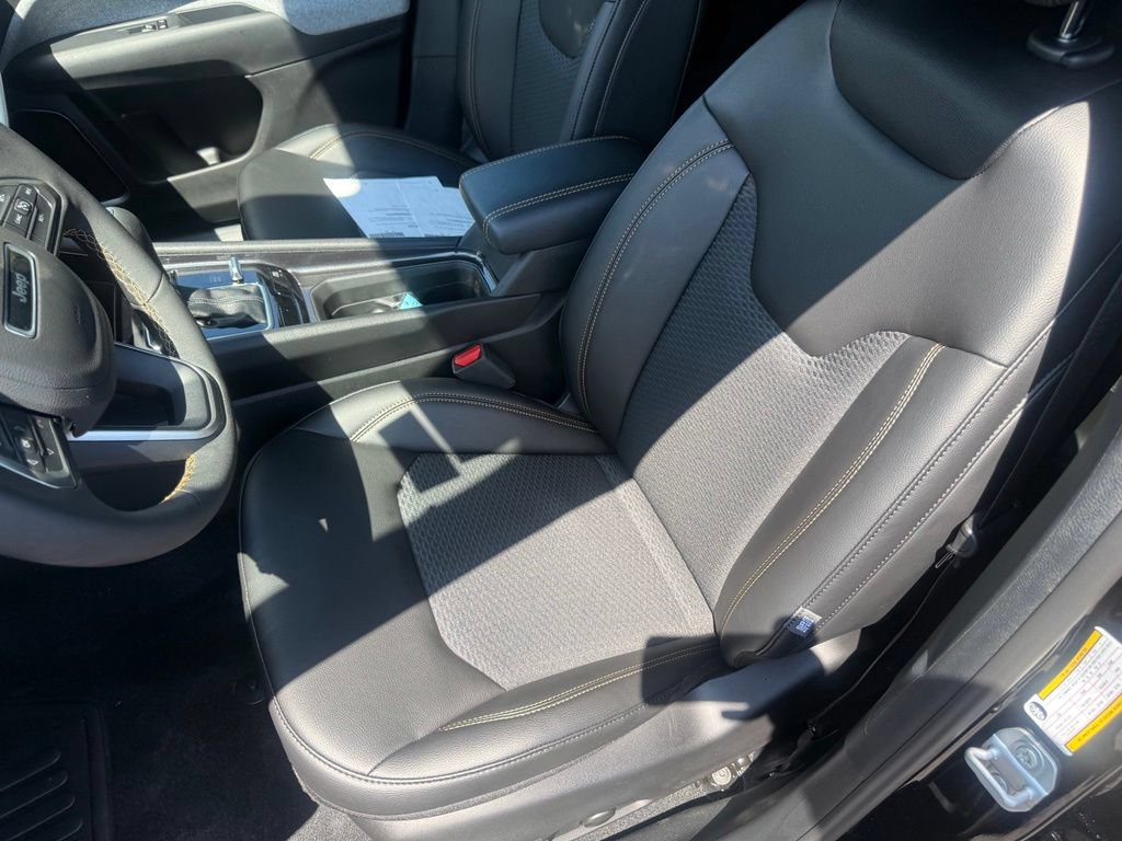 New 2026 Jeep Compass Latitude AWD/4WD image 15