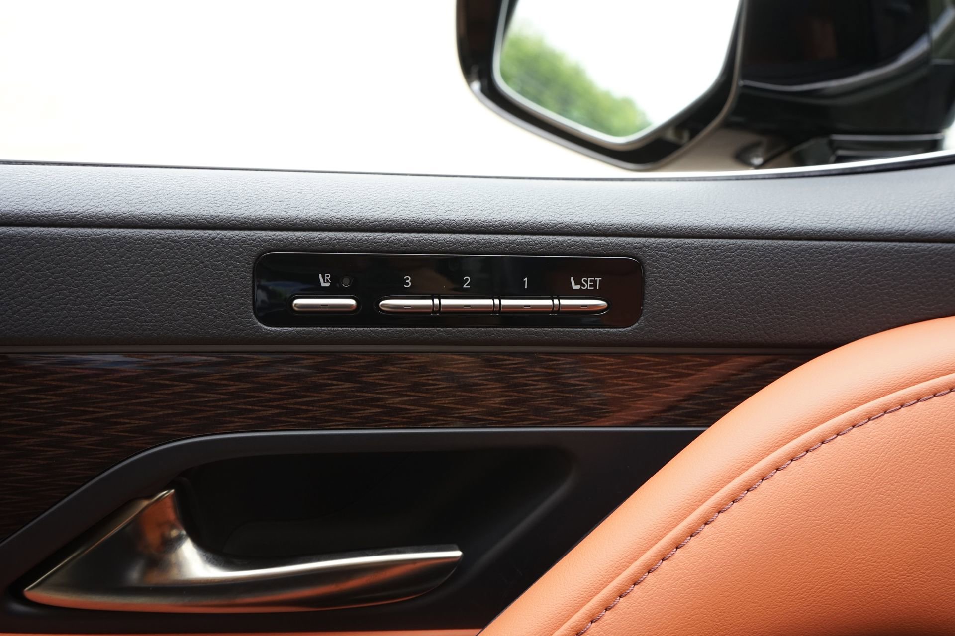 Used 2026 Lexus LX 700h Ultra Luxury AWD/4WD image 32