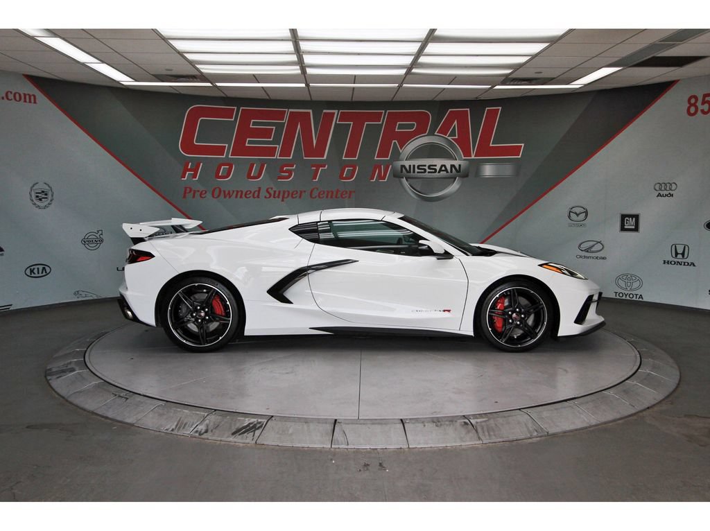 Used 2023 Chevrolet Corvette Stingray Preferred Cpe w/ Z51 Performance Package RWD image 5
