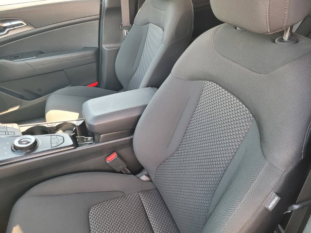 Used 2026 Kia Sportage LX FWD image 11