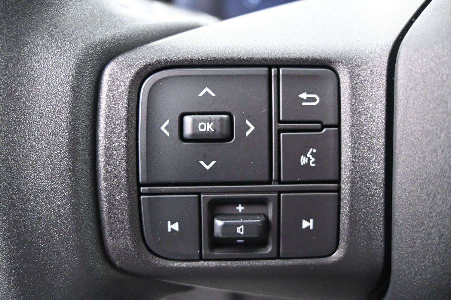 Used 2026 Toyota RAV4 LE AWD/4WD image 7