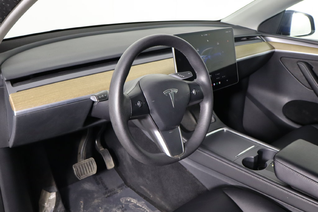 Used 2023 Tesla Model Y Long Range AWD/4WD image 24