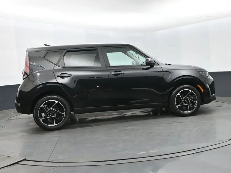 Used 2023 Kia Soul EX FWD image 4
