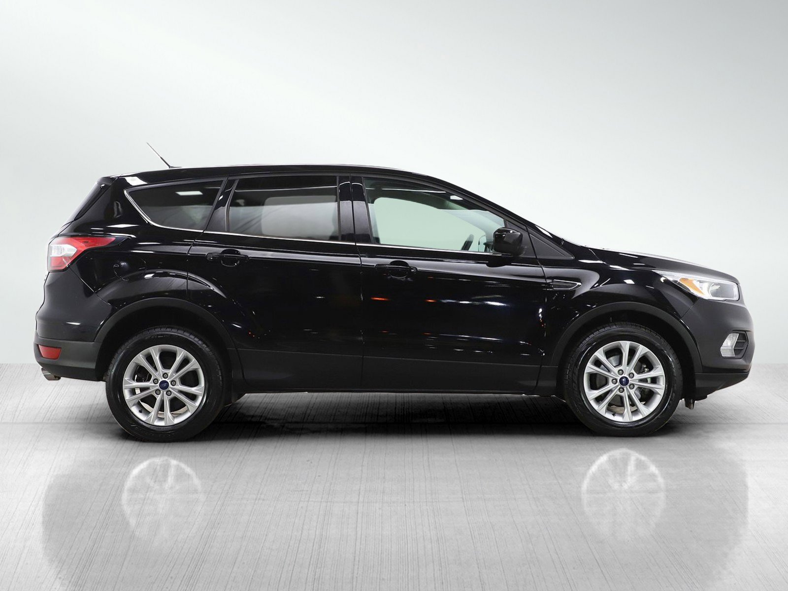Used 2017 Ford Escape SE FWD image 6