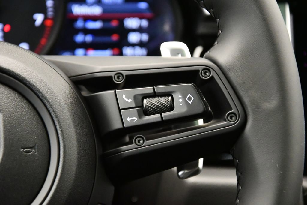 Certified 2025 Porsche Macan Turbo image 25