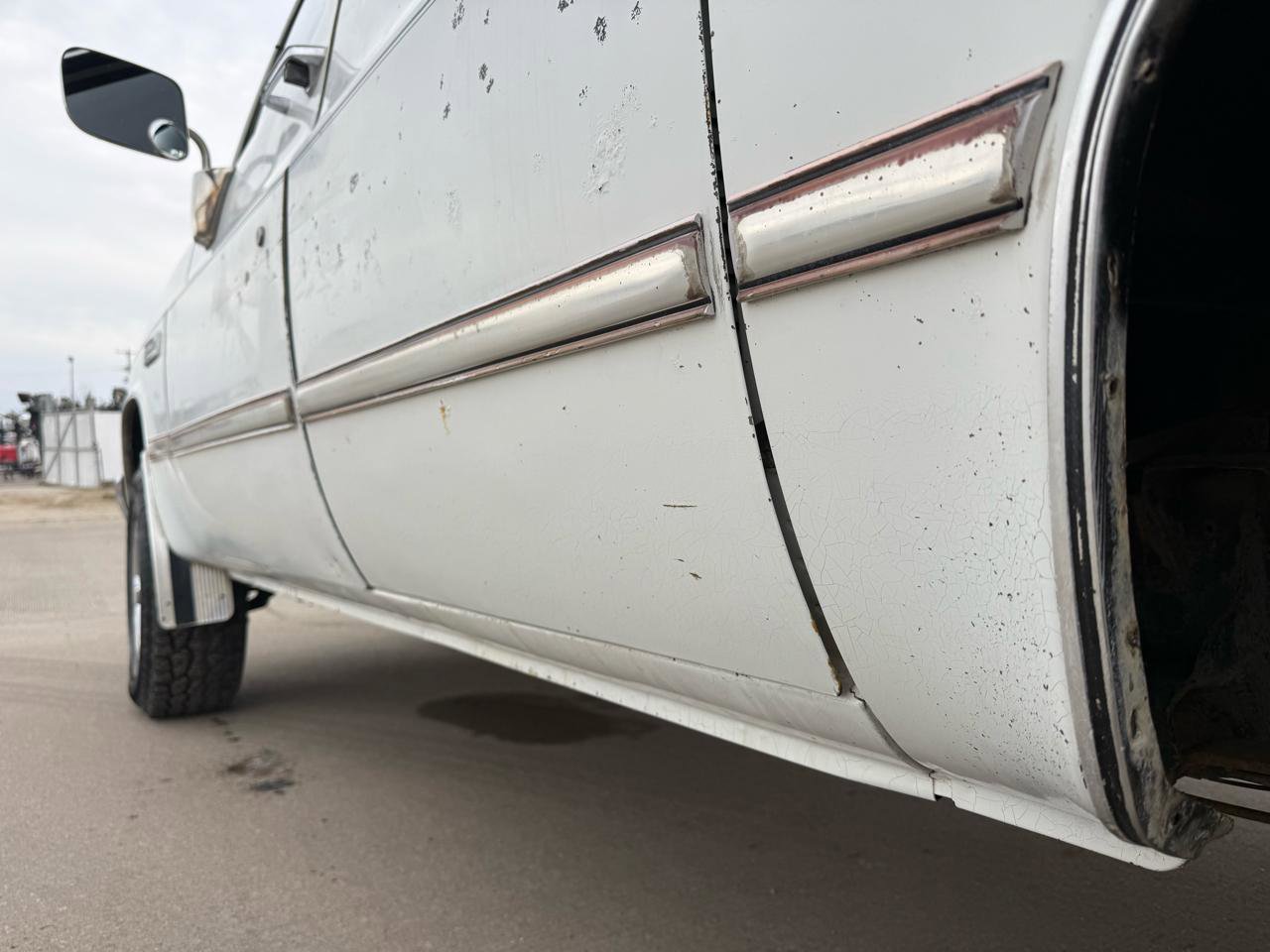 Used 1987 GMC Suburban 4WD image 9