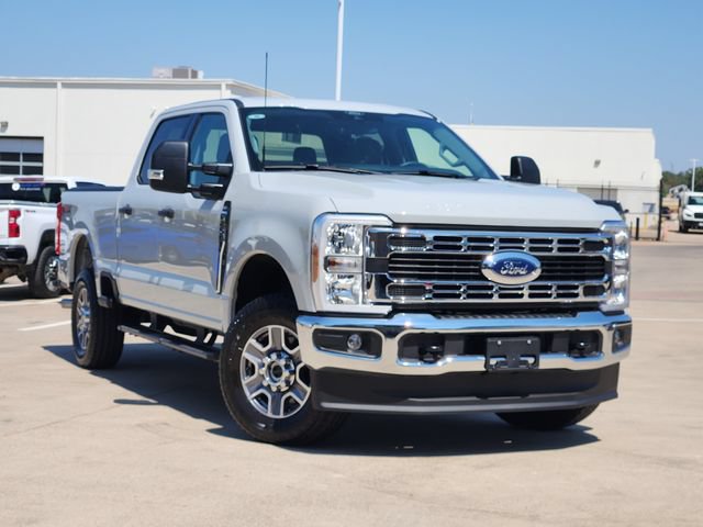 Used 2025 Ford F250 XLT w/ FX4 Off-Road Package AWD/4WD image 2