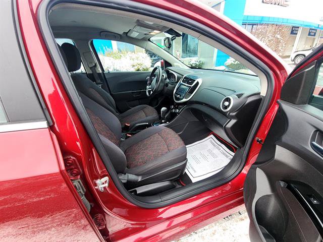 Used 2017 Chevrolet Sonic LT w/ Convenience Package image 10