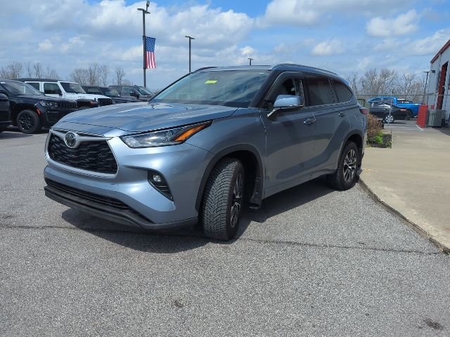 Used 2021 Toyota Highlander XLE image 4