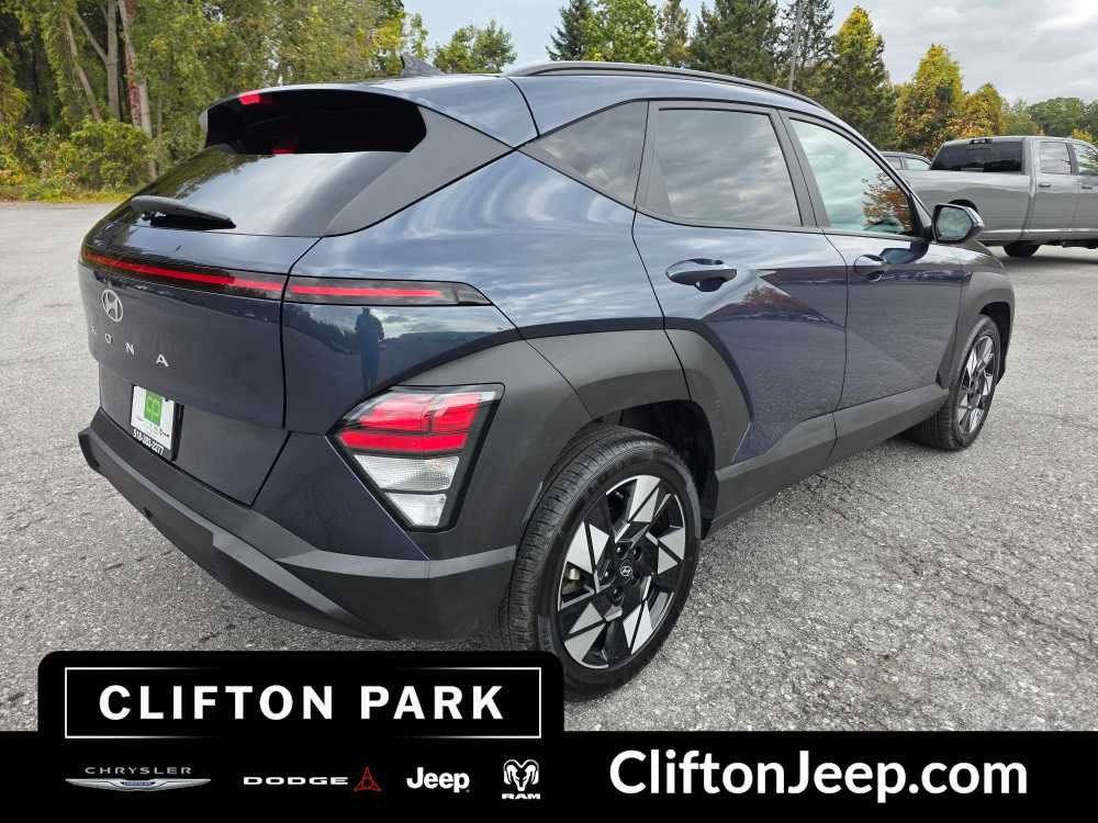Used 2025 Hyundai Kona SEL FWD image 4