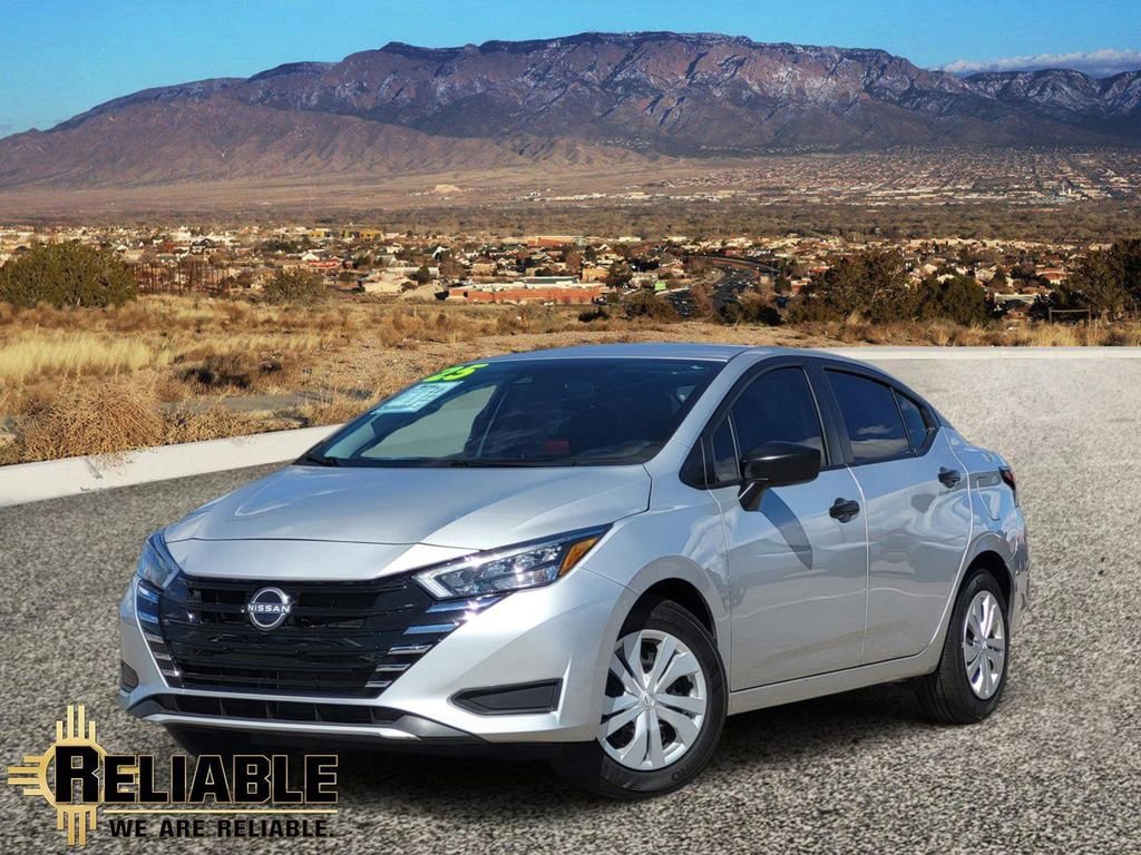 Used 2025 Nissan Versa S FWD image 1