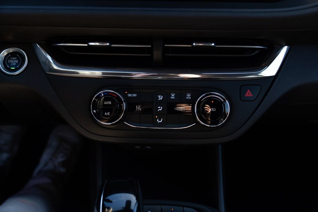 Used 2025 Buick Envista Preferred FWD image 15