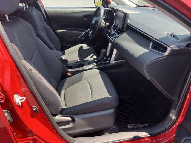 Certified 2022 Toyota Corolla Cross LE FWD image 32
