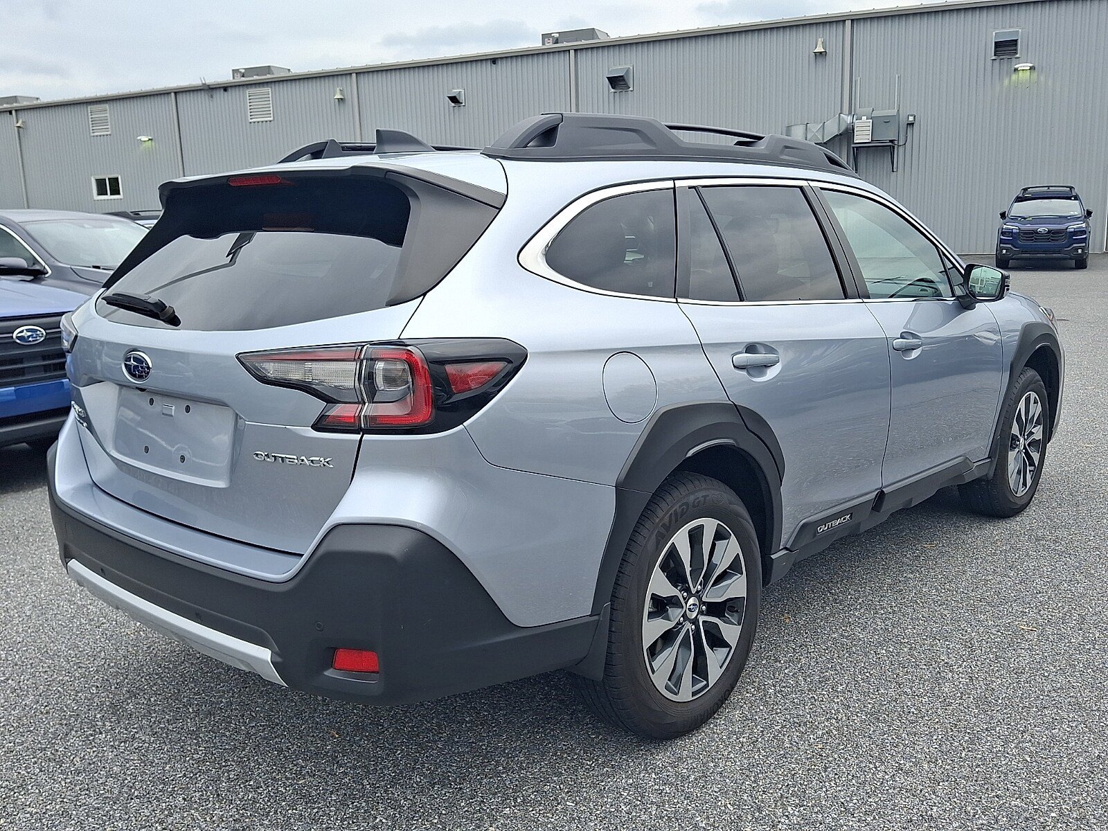 Certified 2023 Subaru Outback Limited AWD/4WD image 4