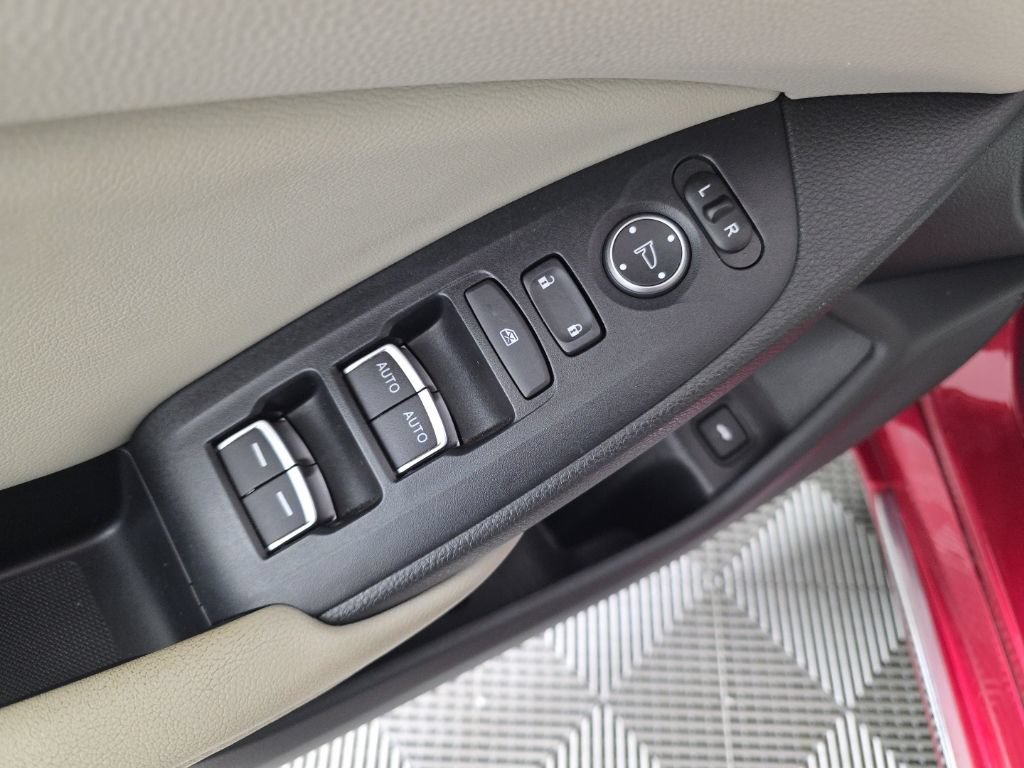 Used 2018 Honda Accord EX image 13