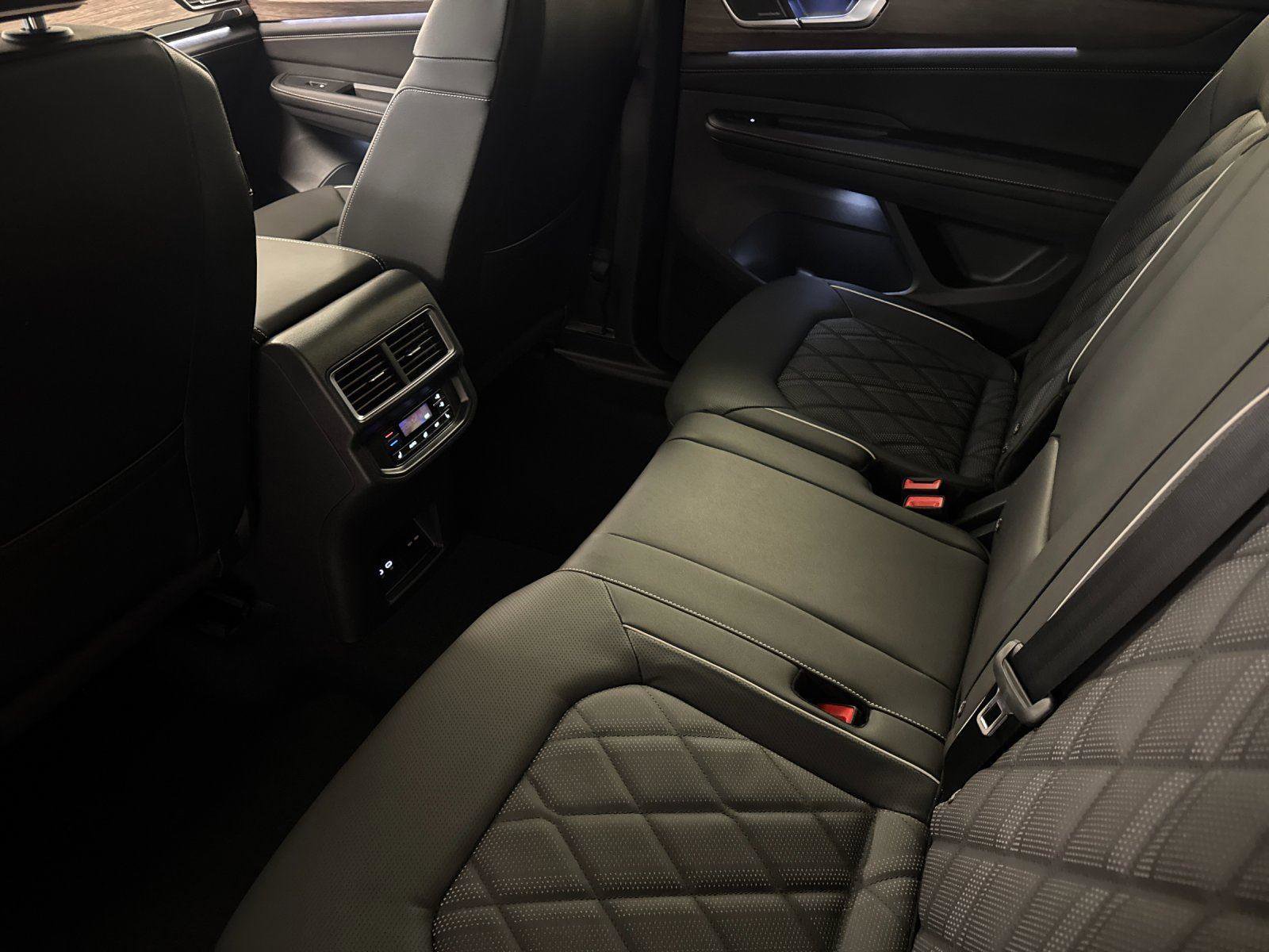 New 2026 Volkswagen Atlas SEL Premium R-Line image 11