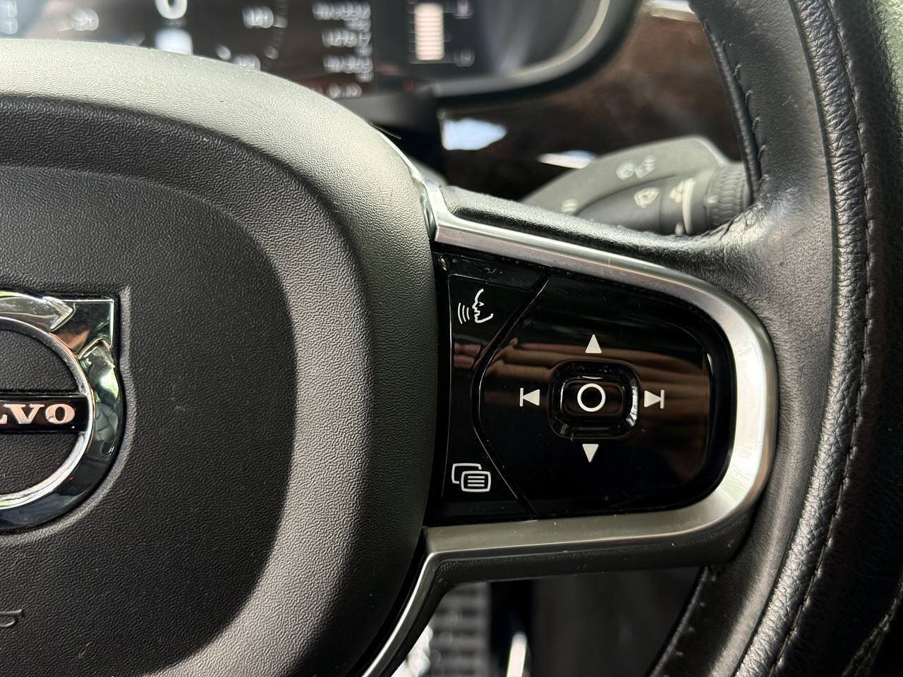 Used 2018 Volvo S90 T5 Momentum FWD image 15