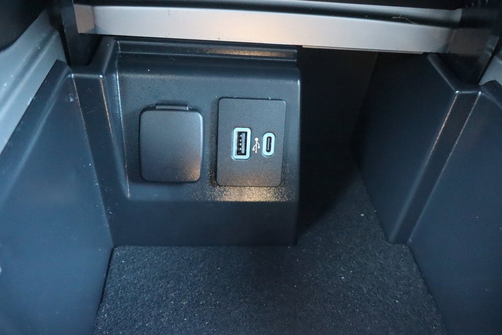 Used 2021 Ford Explorer XLT w/ Class III Trailer Tow Package image 15