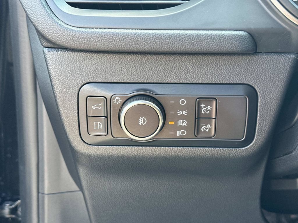 Used 2025 Ford Escape SE FWD image 17