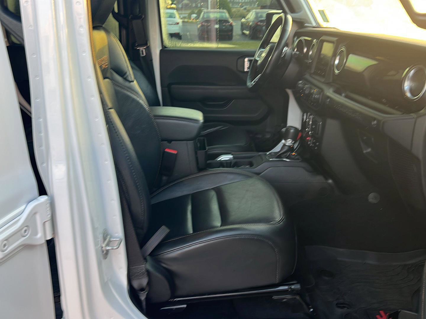 Used 2022 Jeep Wrangler Unlimited Rubicon w/ Xtreme Recon 35" Tire Package image 13