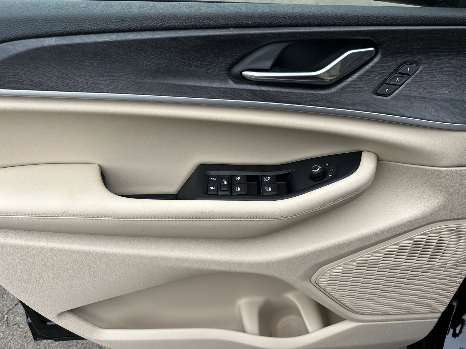 New 2025 Jeep Grand Cherokee Limited w/ Luxury Tech Group II image 15